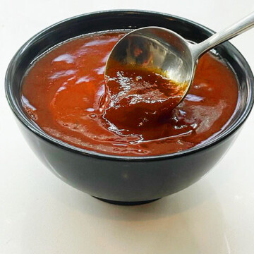 quick easy red enchilada sauce - robs little kitchen