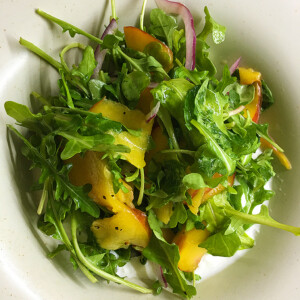 arugula, nectarine and burrata salad - robs little kitchen