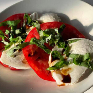 caprese salad - robs little kitchen